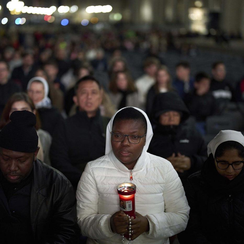 Pope Francis hits 3-week mark of hospitalization after giving world a sign of his frailty